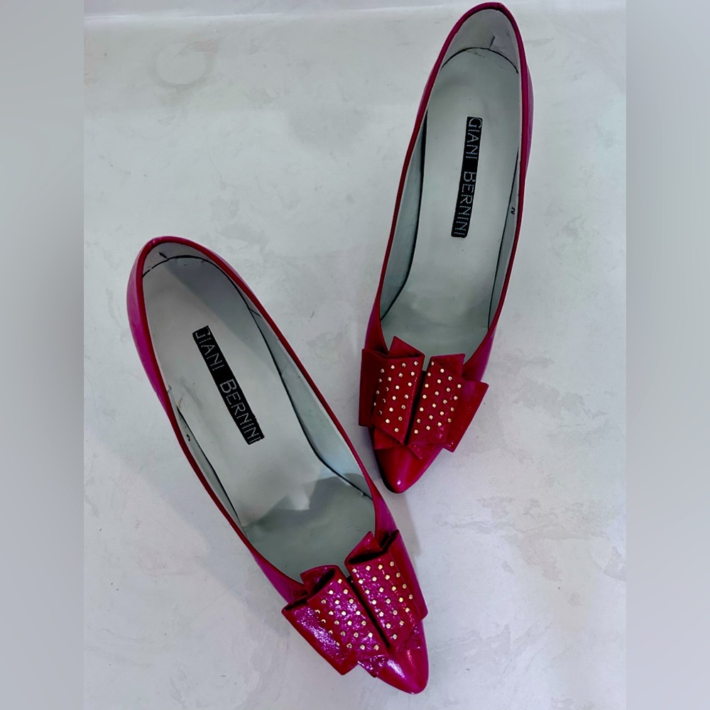NWOT Giani Bernini Vintage Patent Red Leather Sexy Gold Studded Red Bow Heels 8N